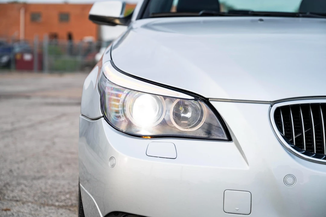 2010 BMW E60 545i & 550i Sedan - Image 30 of 31