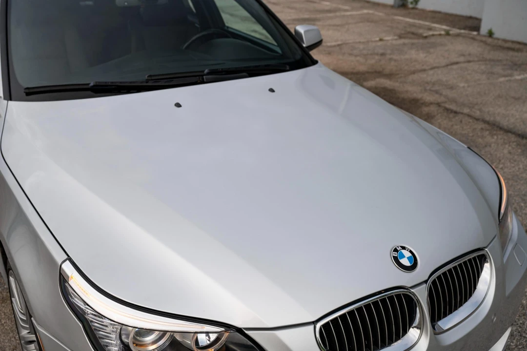 2010 BMW E60 545i & 550i Sedan - Image 29 of 31