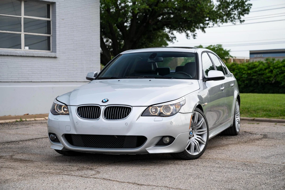 2010 BMW E60 545i & 550i Sedan - Image 4 of 31