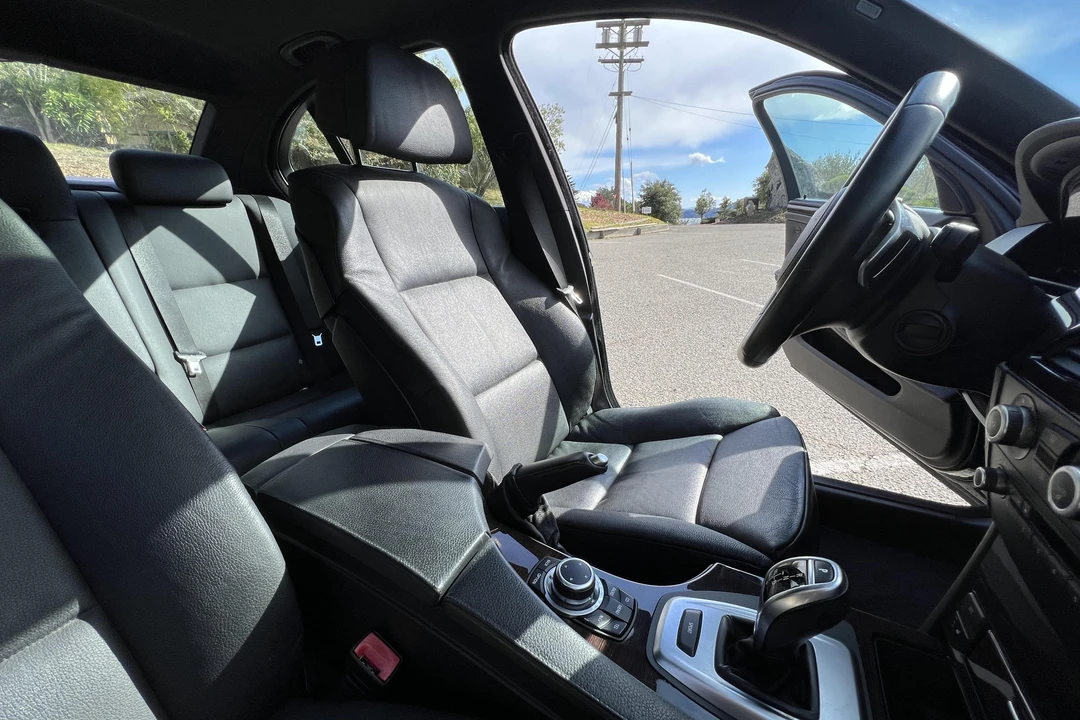 2010 BMW 5 Series - Image 26 of 31