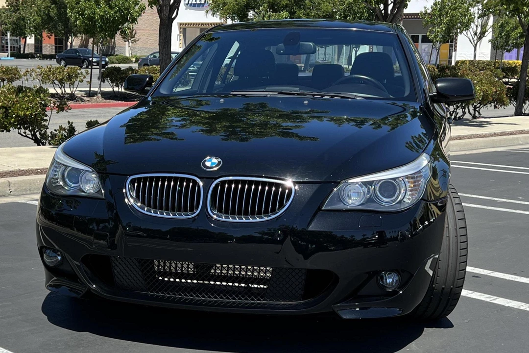 2010 BMW 5 Series - Image 2 of 31