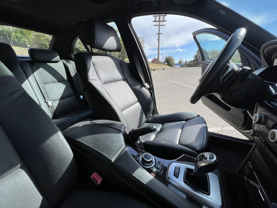 2010 BMW 5 Series - Image 29 of 31
