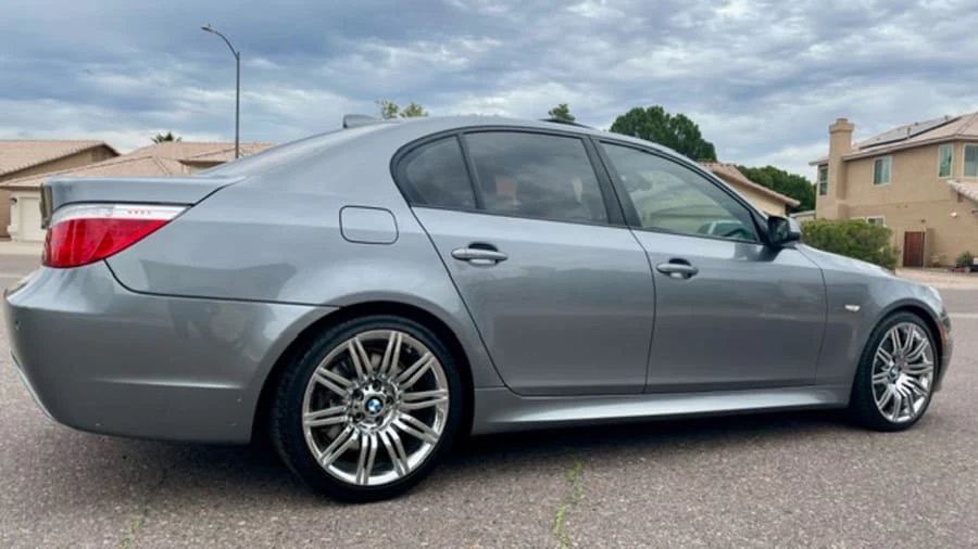 2010 BMW 5 Series - Image 2 of 20