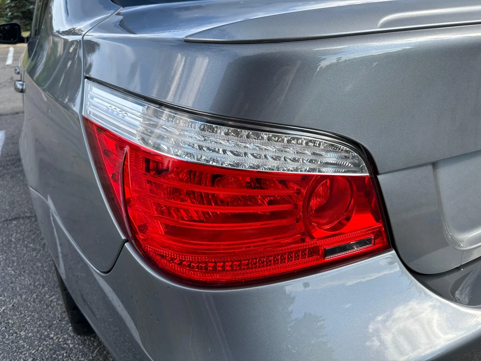 2010 BMW E60 545i & 550i Sedan - Image 23 of 31