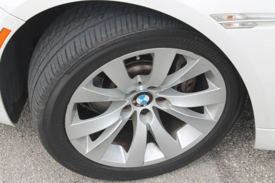2010 BMW E63/E64 645Ci & 650i - Image 8 of 23