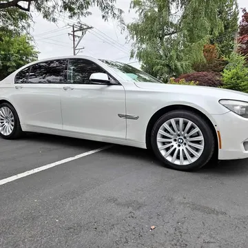2010 BMW 7 Series 750Li Sedan 4D