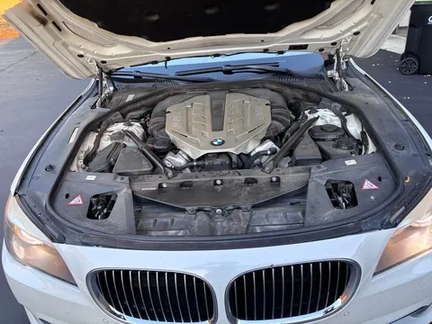 2010 BMW 7 Series 750Li xDrive Sedan 4D