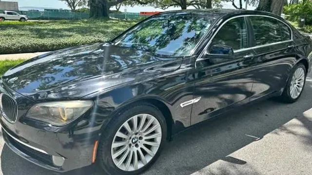 2010 BMW 750Li xDrive Sedan