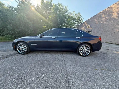 2010 BMW 7 Series 750Li xDrive Sedan 4D