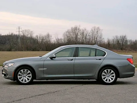 2010 BMW 7 Series 750i Sedan 4D
