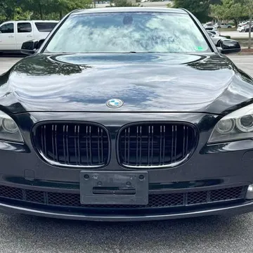 2010 BMW 750i xDrive Sedan 4D