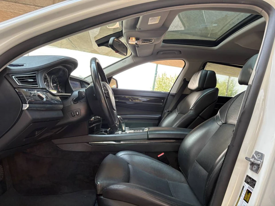 2010 BMW Alpina - Image 13 of 22