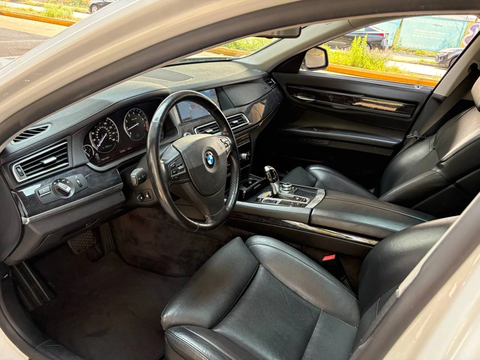 2010 BMW Alpina - Image 10 of 22