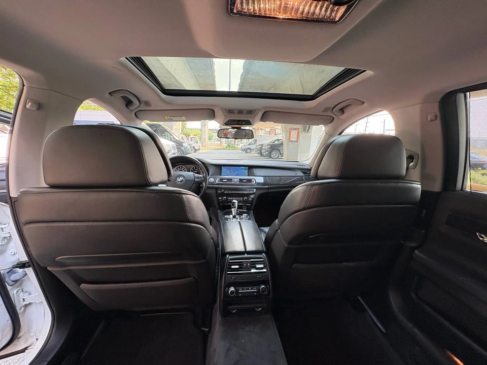 2010 BMW Alpina - Image 18 of 22