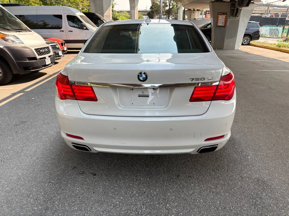 2010 BMW Alpina - Image 7 of 22