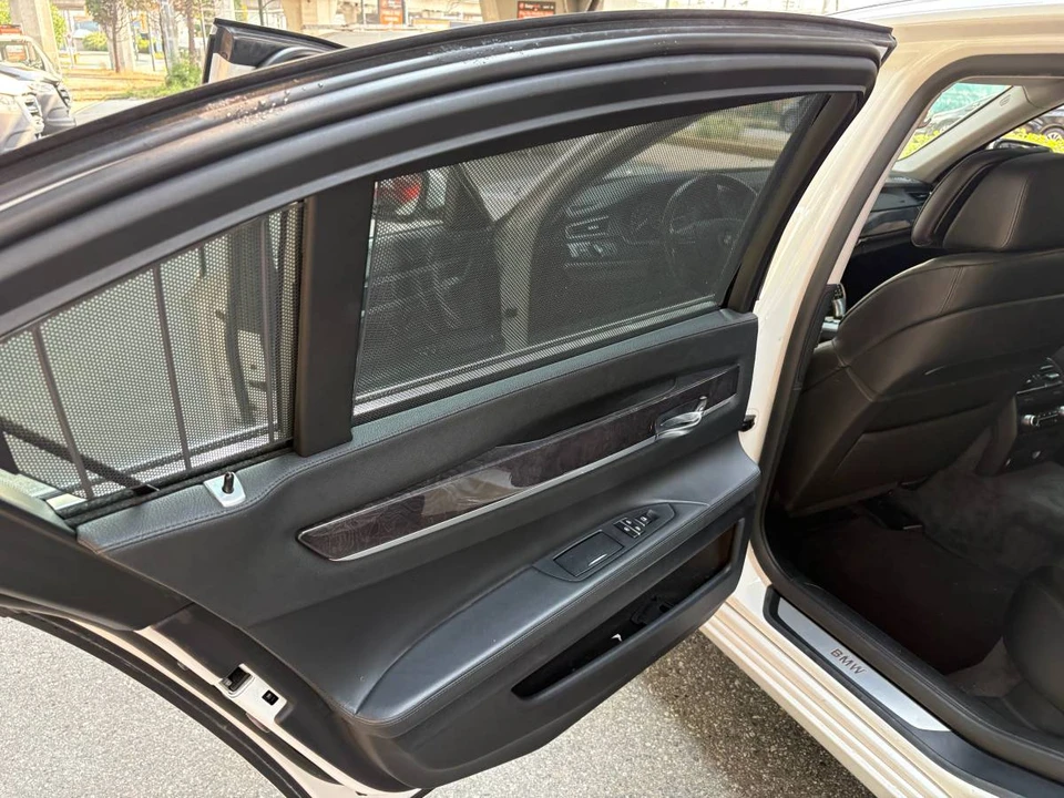 2010 BMW Alpina - Image 17 of 22