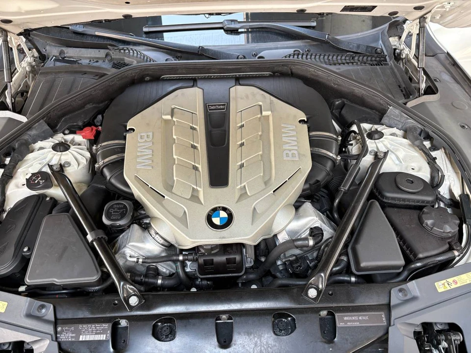 2010 BMW Alpina - Image 21 of 22