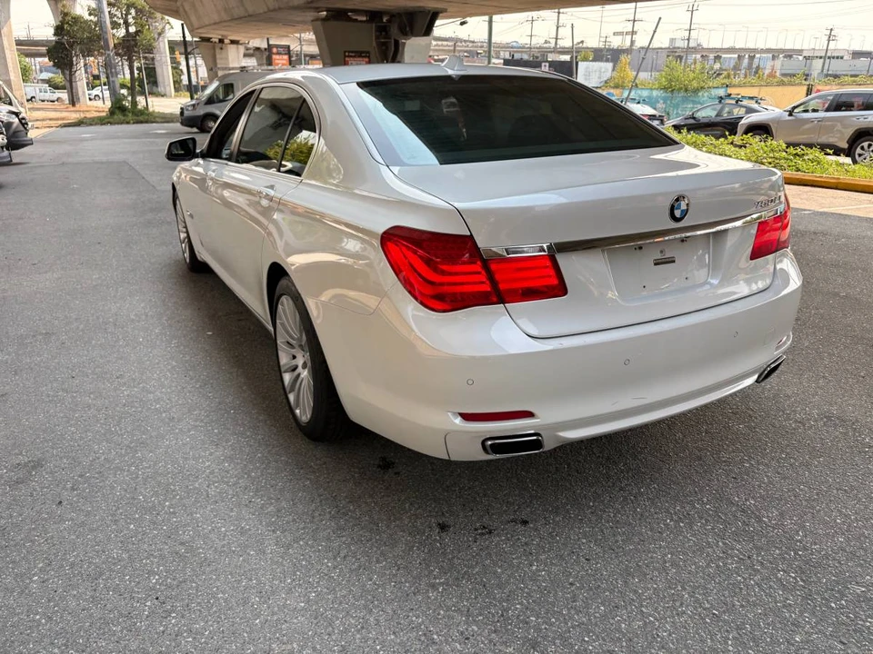 2010 BMW Alpina - Image 8 of 22