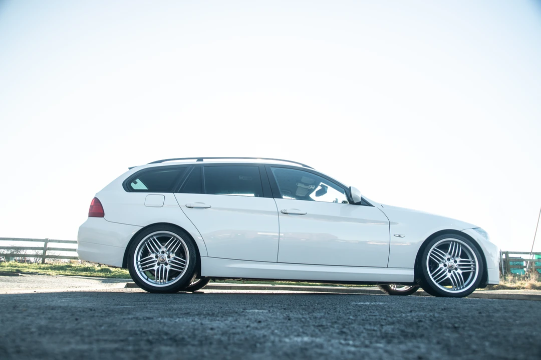 2011 BMW Alpina B3 - Image 14 of 31