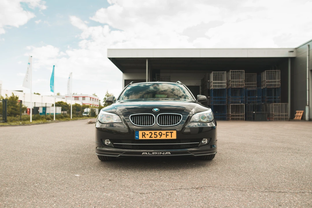 2010 BMW Alpina B5 - Image 2 of 31