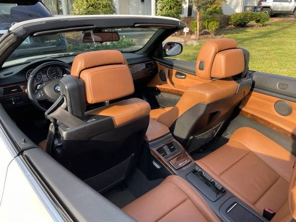 2010 BMW E93 335i Convertible - Image 7 of 8