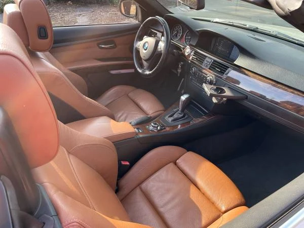 2010 BMW E93 335i Convertible - Image 6 of 8