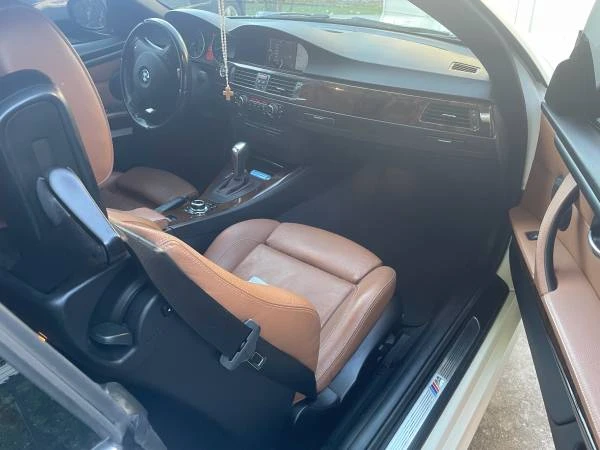2010 BMW E93 335i Convertible - Image 8 of 8