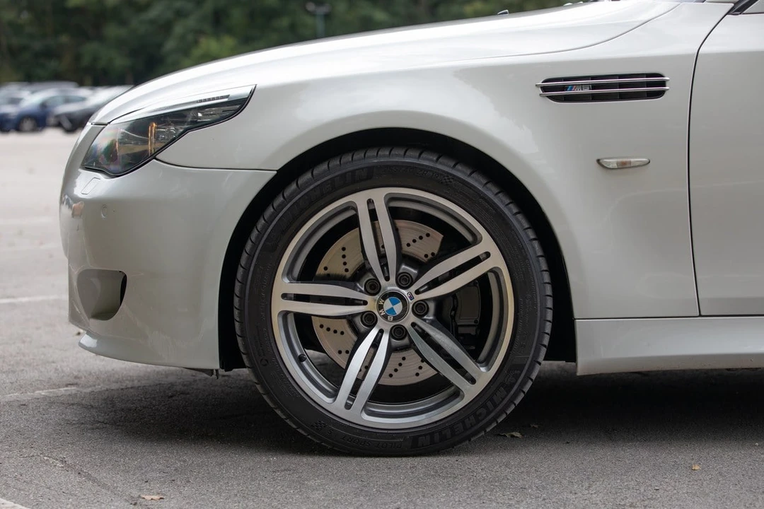 2010 BMW E60 M5 - Image 19 of 30