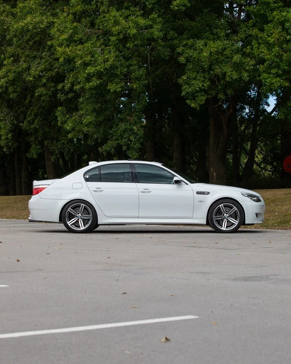 2010 BMW E60 M5 - Image 11 of 30