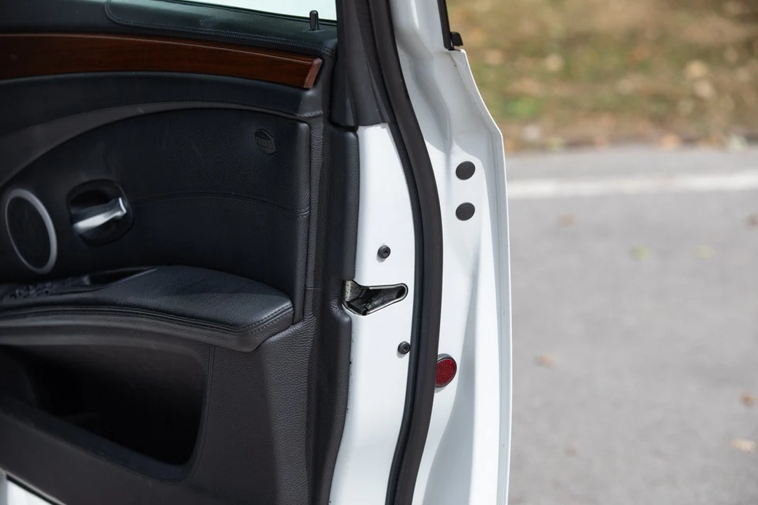 2010 BMW E60 M5 - Image 28 of 30