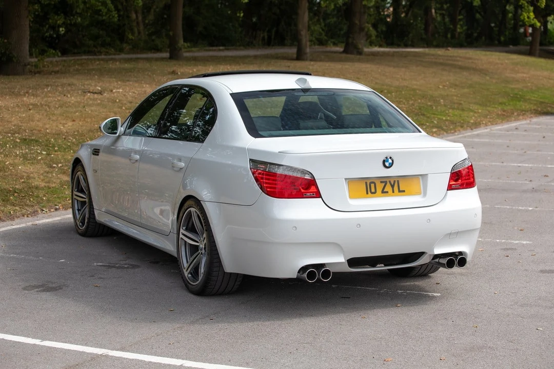 2010 BMW E60 M5 - Image 15 of 30
