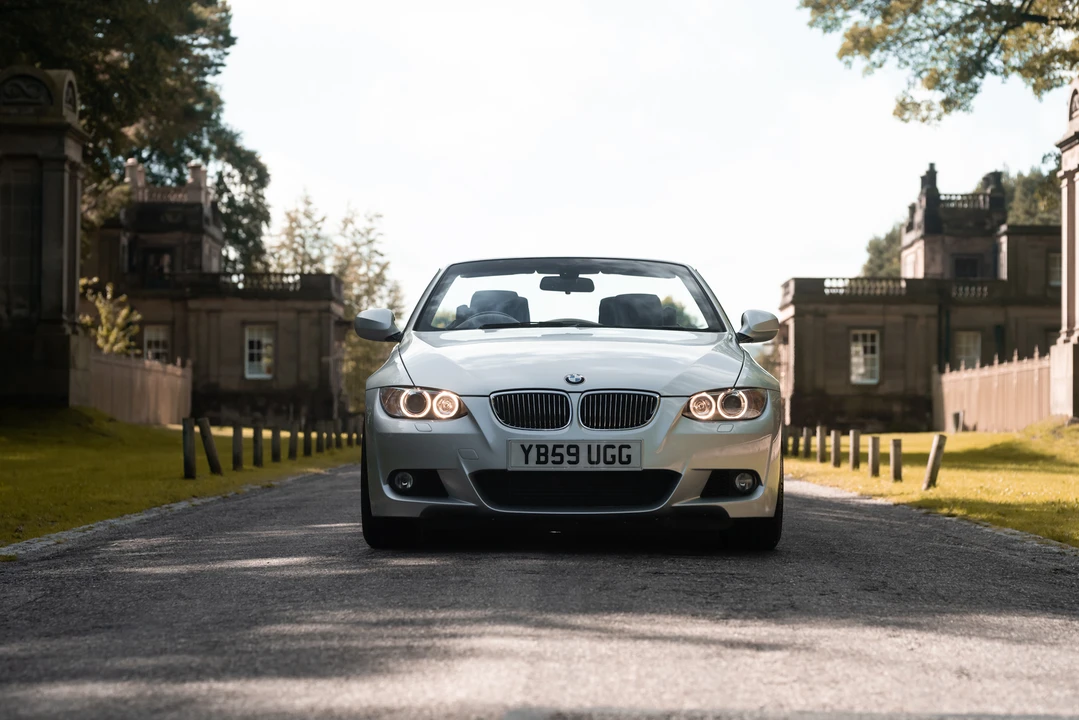 2010 BMW E93 335i Convertible - Image 4 of 31
