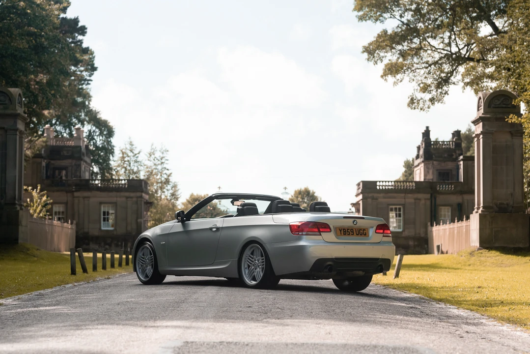 2010 BMW E93 335i Convertible - Image 15 of 31