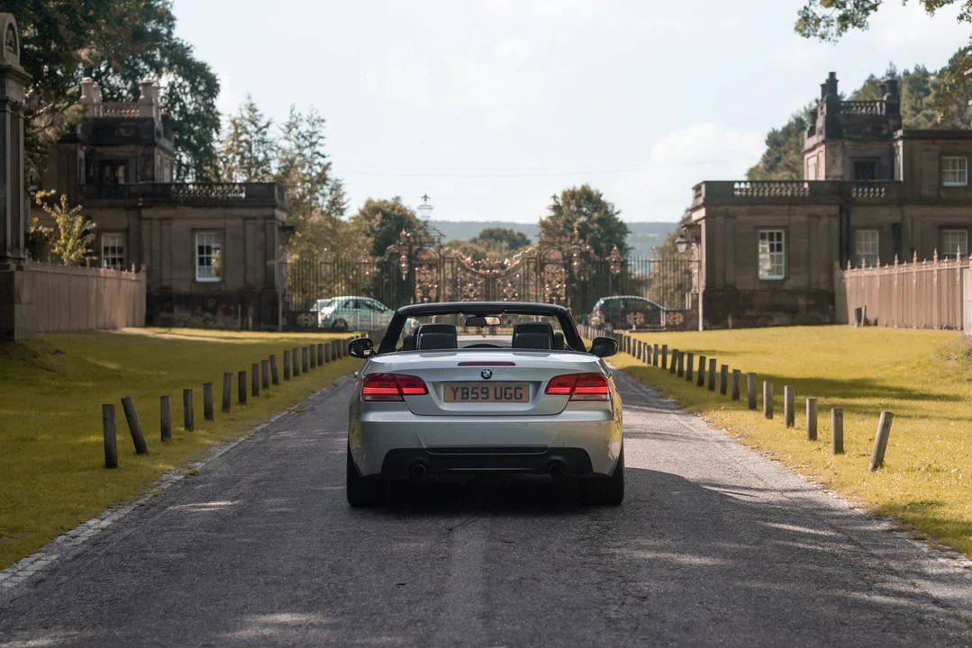 2010 BMW E93 335i Convertible - Image 19 of 31