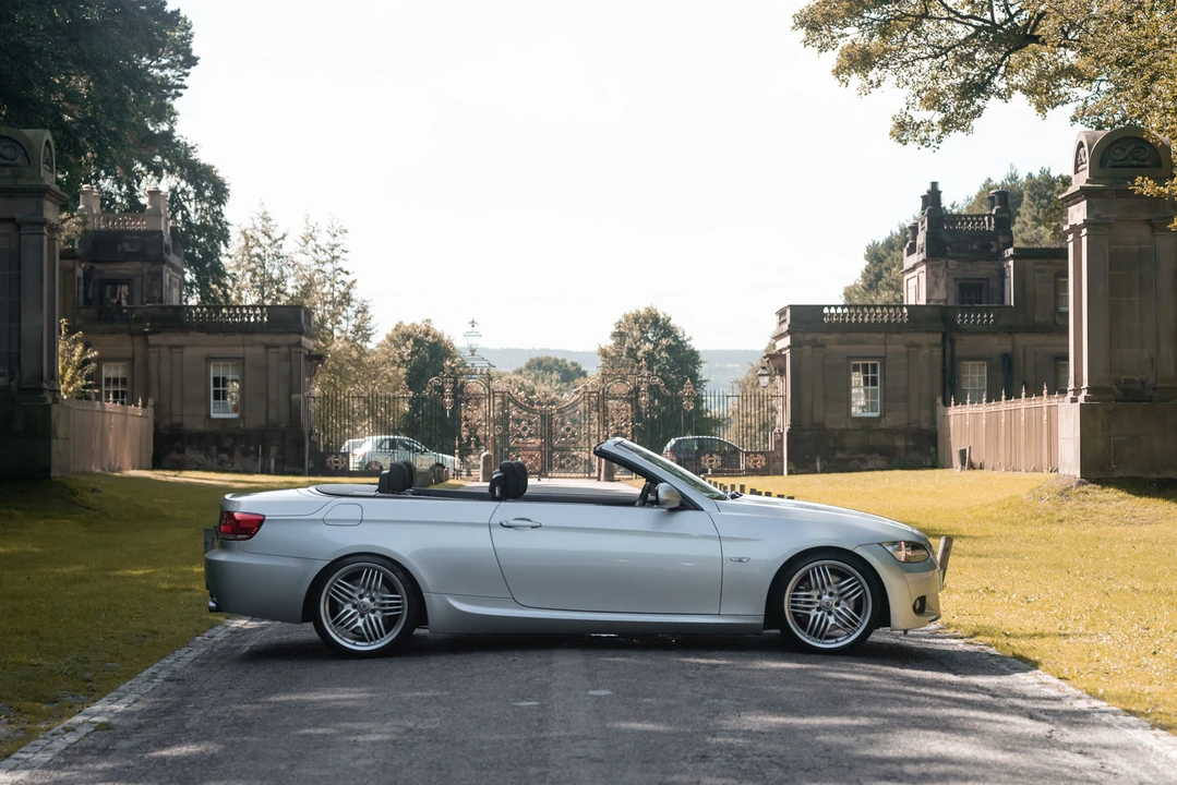 2010 BMW E93 335i Convertible - Image 23 of 31