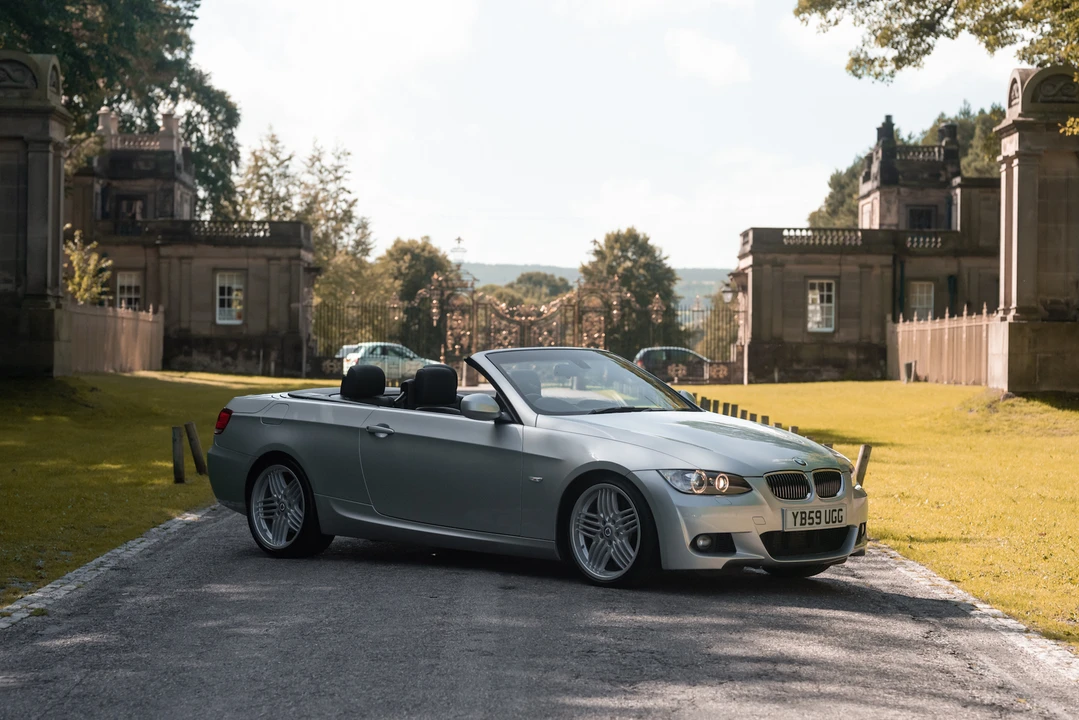 2010 BMW E93 335i Convertible - Image 25 of 31