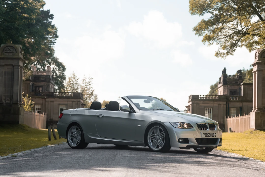 2010 BMW E93 335i Convertible - Image 26 of 31