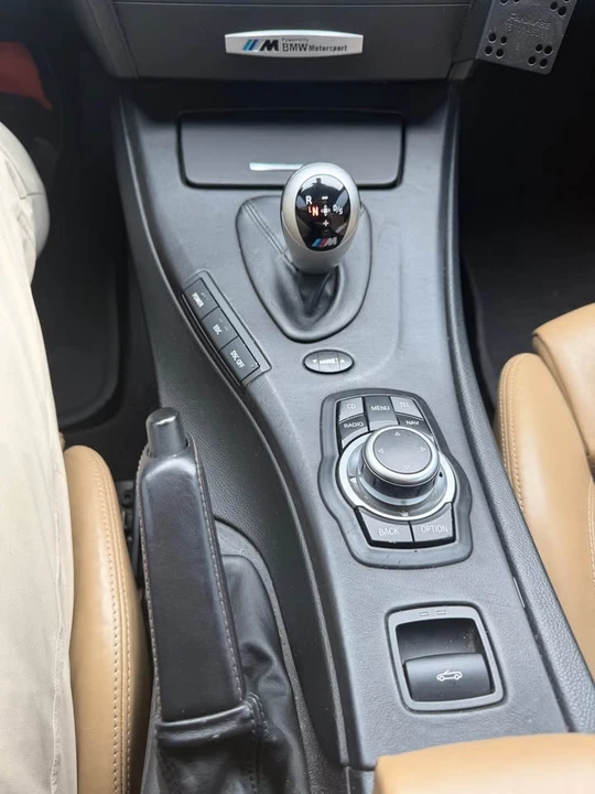 2010 BMW E93 M3 Convertible - Image 13 of 20