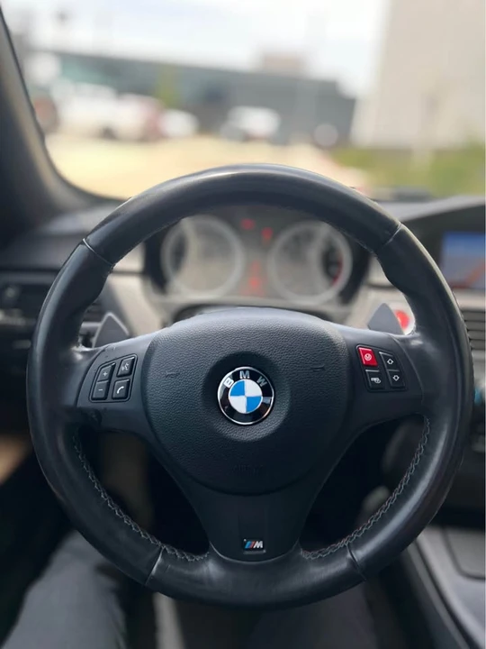 2010 BMW E93 M3 Convertible - Image 9 of 13