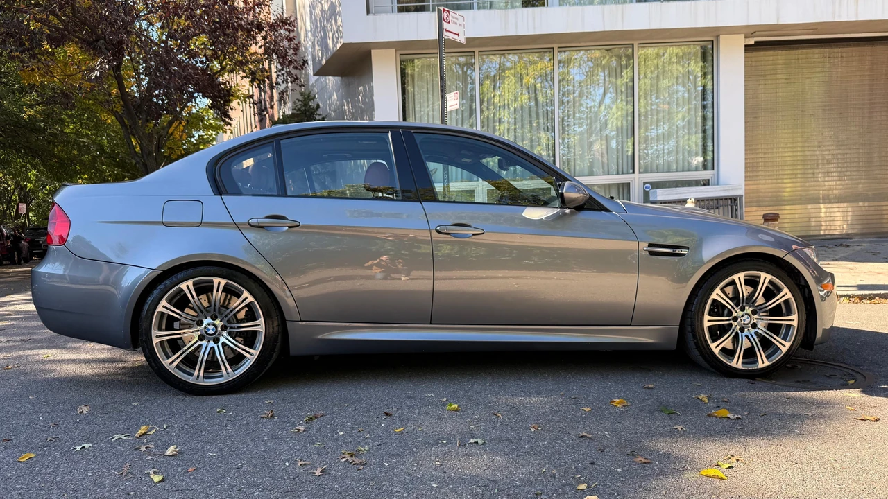 2010 BMW E90 M3 Sedan - Image 11 of 31