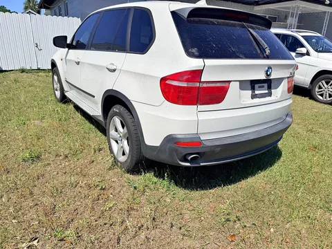2010 BMW M5 Sedan