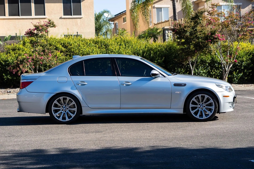 2010 BMW E60 M5 - Image 19 of 31