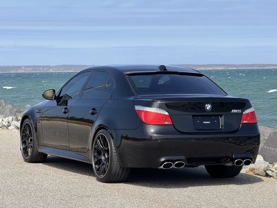 2010 BMW E60 M5 - Image 19 of 31