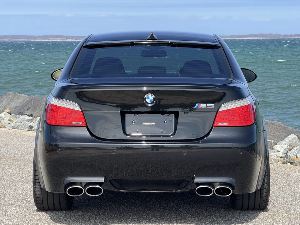 2010 BMW E60 M5 - Image 15 of 31