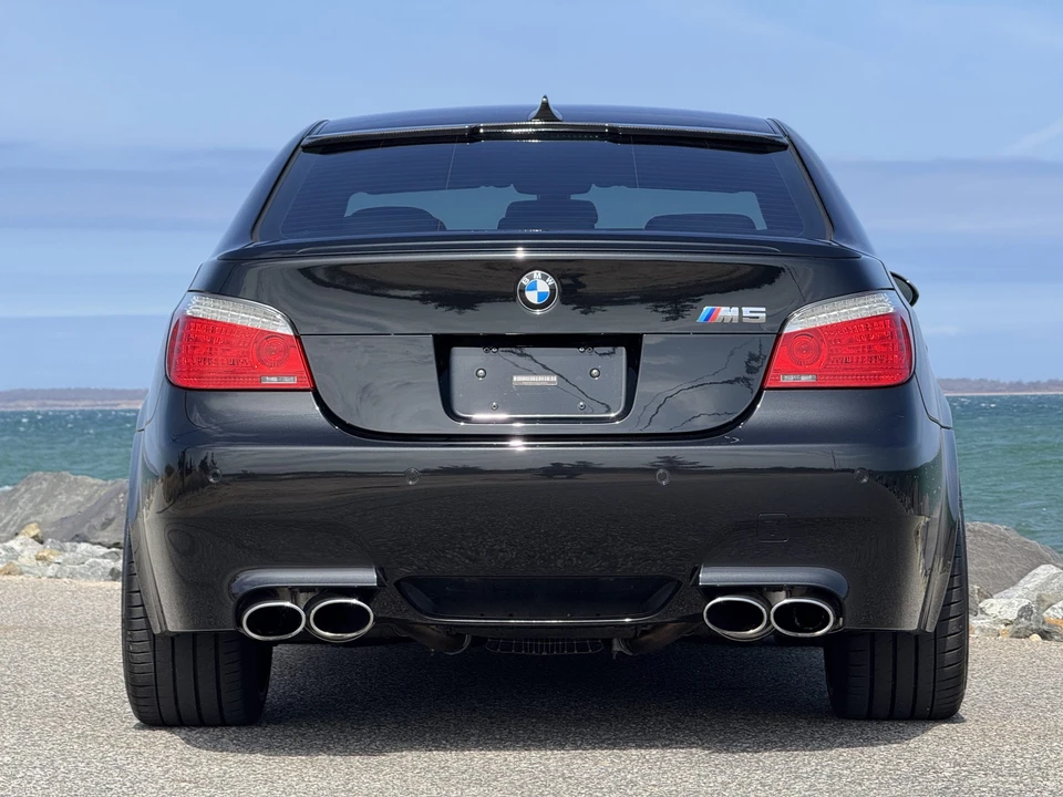 2010 BMW E60 M5 - Image 16 of 31