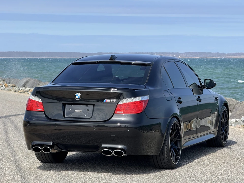 2010 BMW E60 M5 - Image 14 of 31