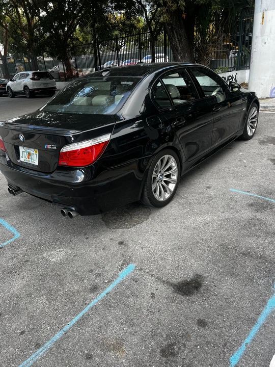 2010 BMW E60 M5 - Image 15 of 31