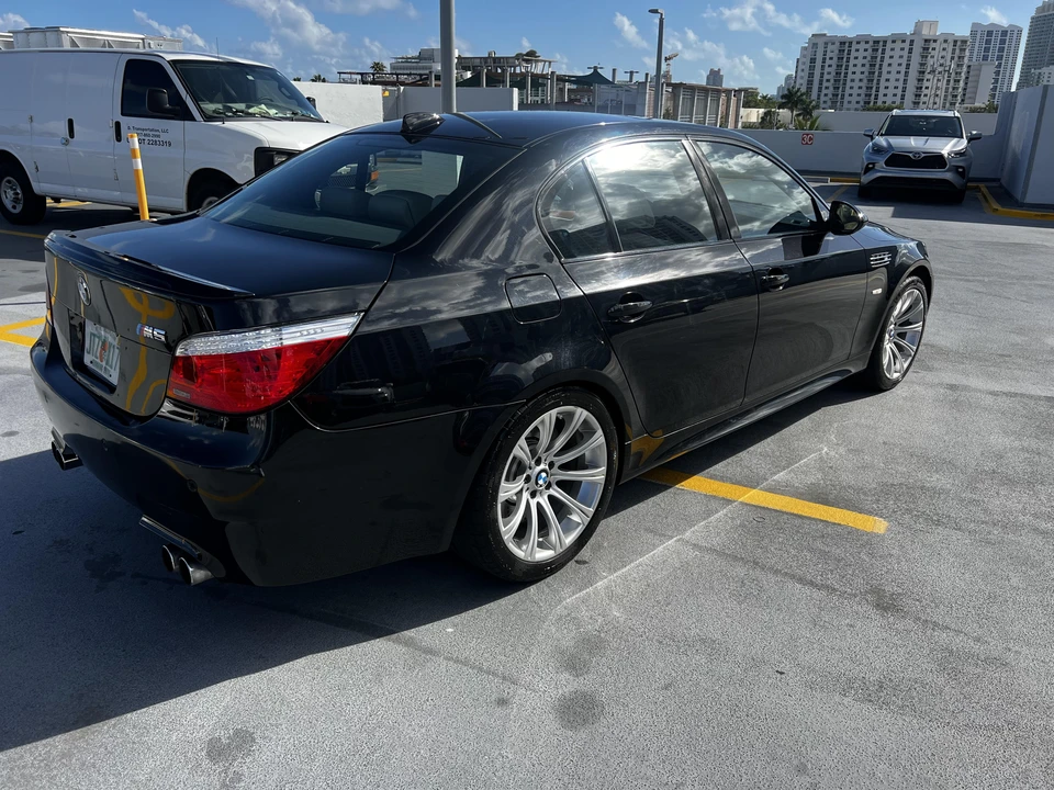 2010 BMW E60 M5 - Image 16 of 31