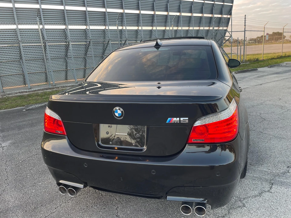 2010 BMW E60 M5 - Image 21 of 31
