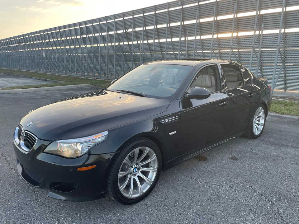 2010 BMW E60 M5 - Image 11 of 31